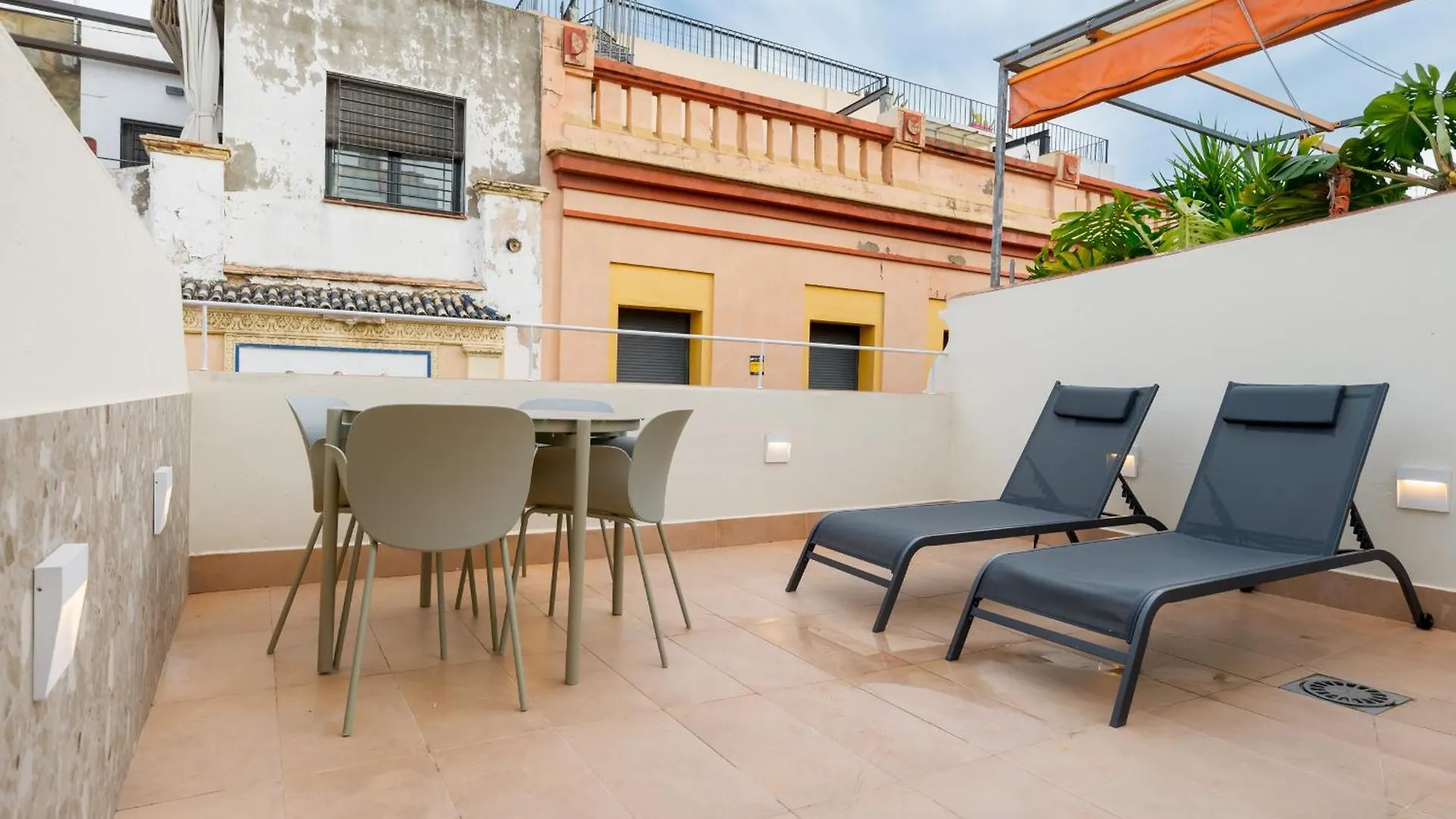 New And Design - Rooftop Solarium - Alameda Seville Apartment