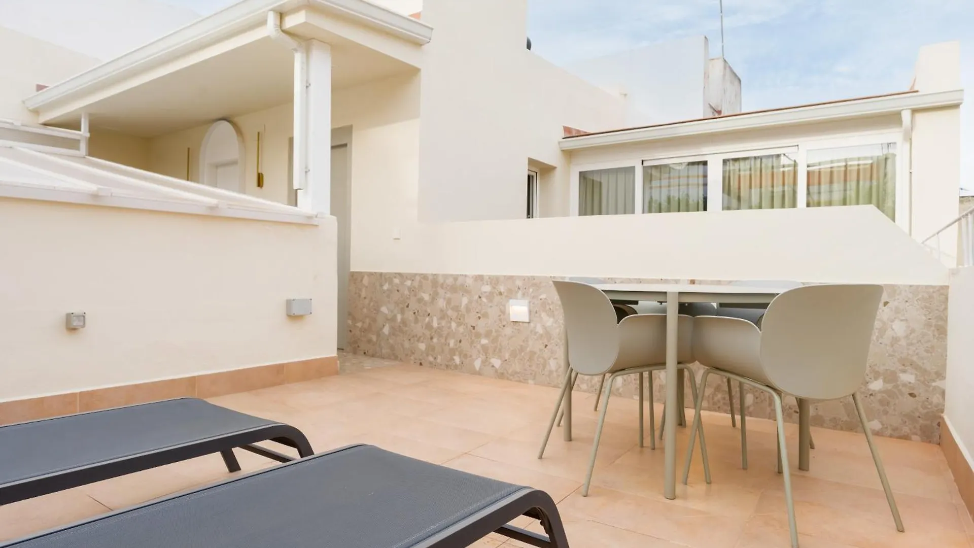 New And Design - Rooftop Solarium - Alameda Seville Apartment